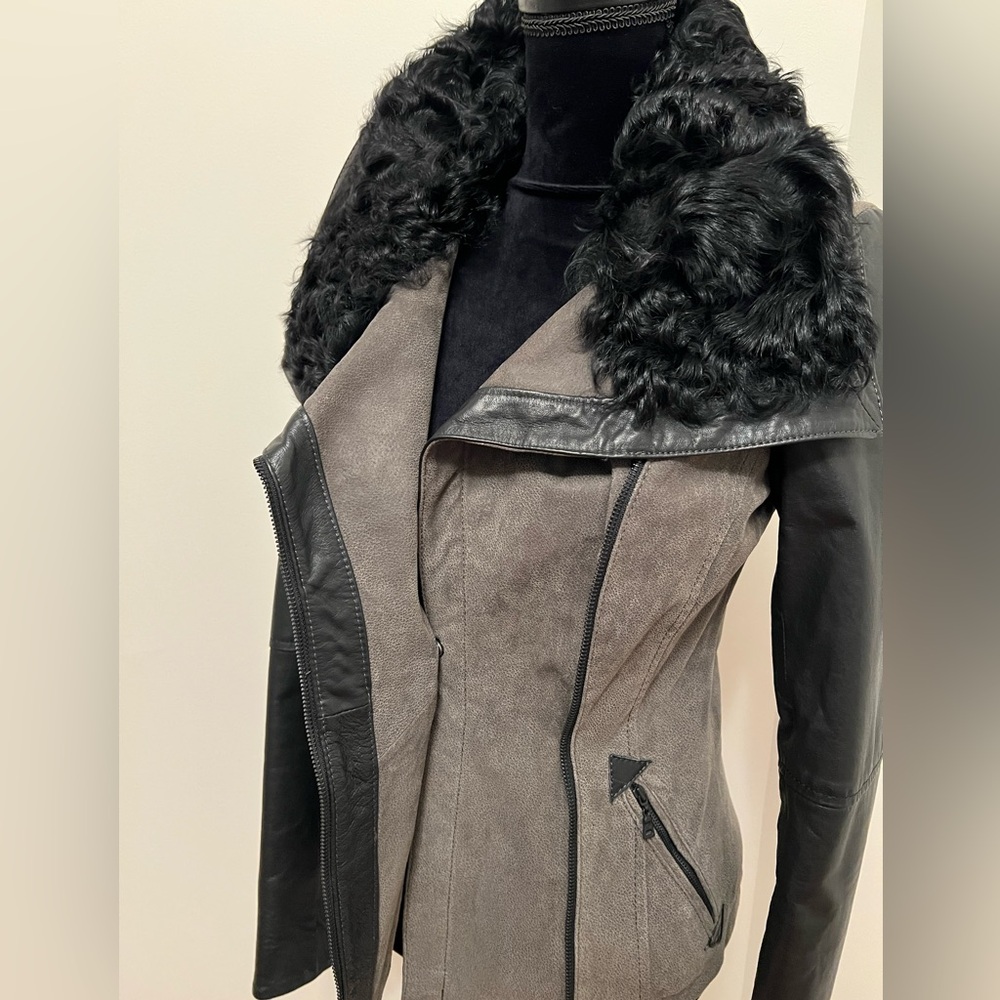 DANIER Mixed Media Leather Jacket with Lambfur collar
Sz 2XS UK 6/8 US 4 - Picture 5 of 14